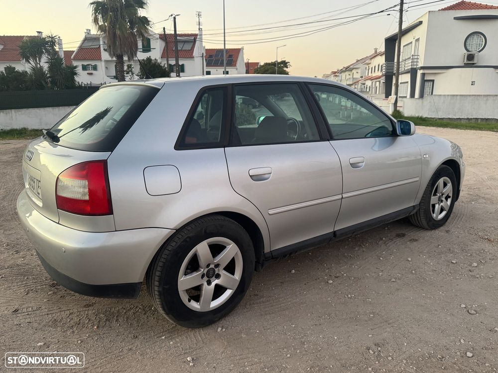 Audi A3 1.6 Attraction - 5