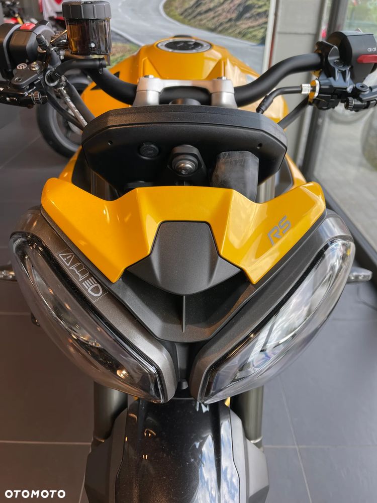 Triumph Street Triple - 17