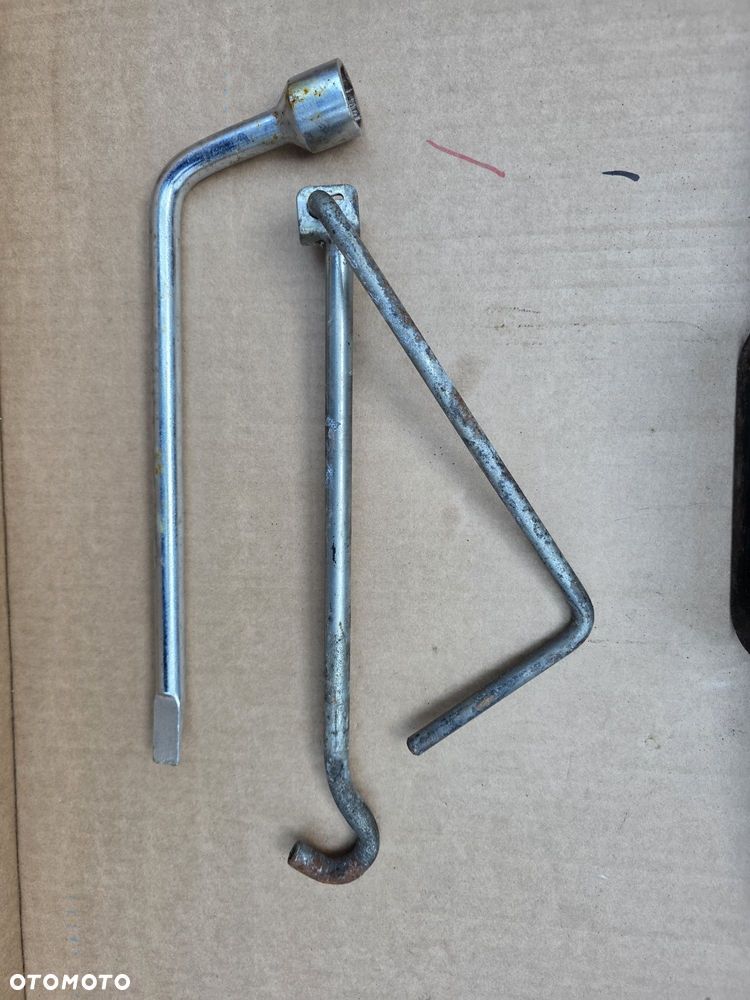 Toyota RAV4 II III lewarek podnośnik klucz wysyłka OLX oryginał - 6