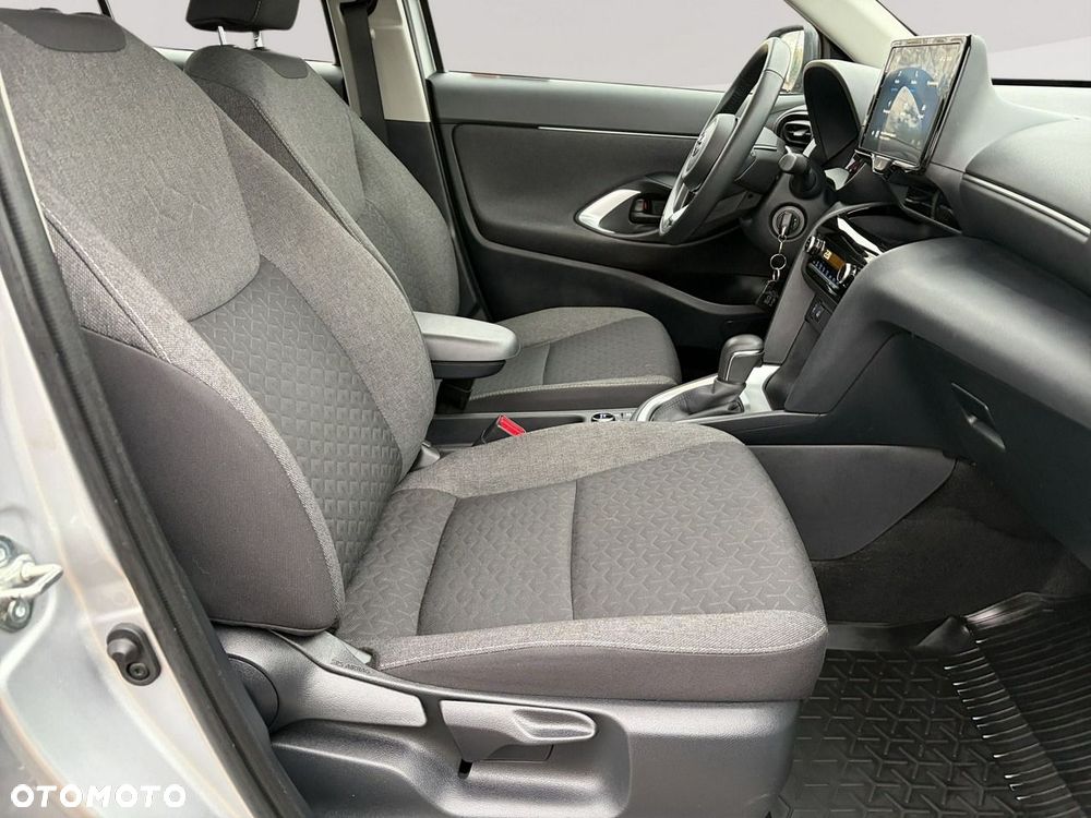 Toyota Yaris Cross - 25