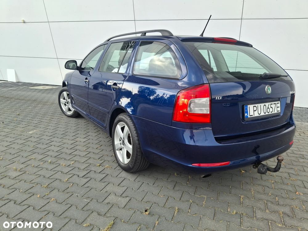 Skoda Octavia 1.6 TDI DPF Ambiente - 13