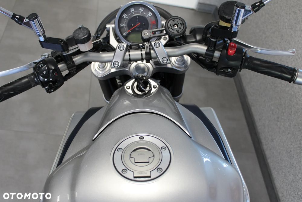 Yamaha MT - 8