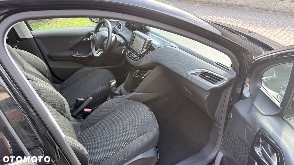 Peugeot 208 82 VTI Allure - 15