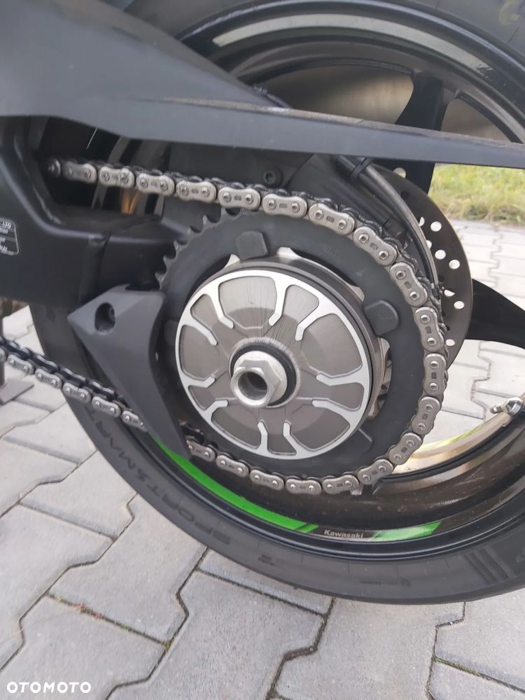 Kawasaki Ninja H2 SX - 16