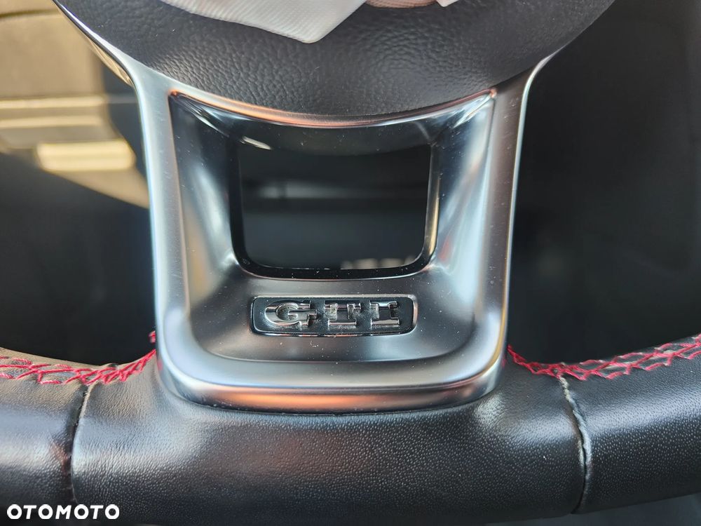 Volkswagen Golf GTI (BlueMotion Technology) DSG - 36