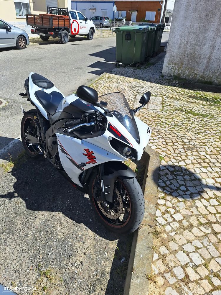 Yamaha YZF - 1