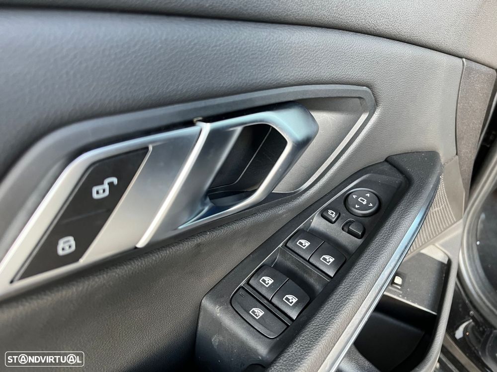 BMW 320 e Pack M Auto - 16