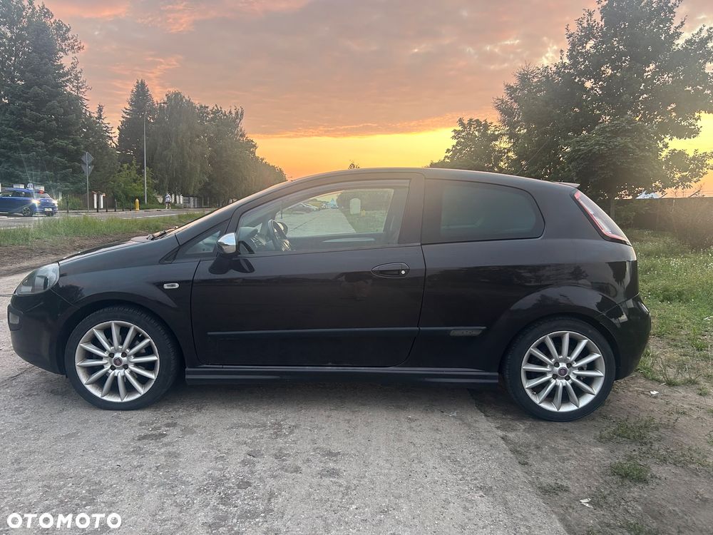 Fiat Punto 1.4 16V Dynamic - 2
