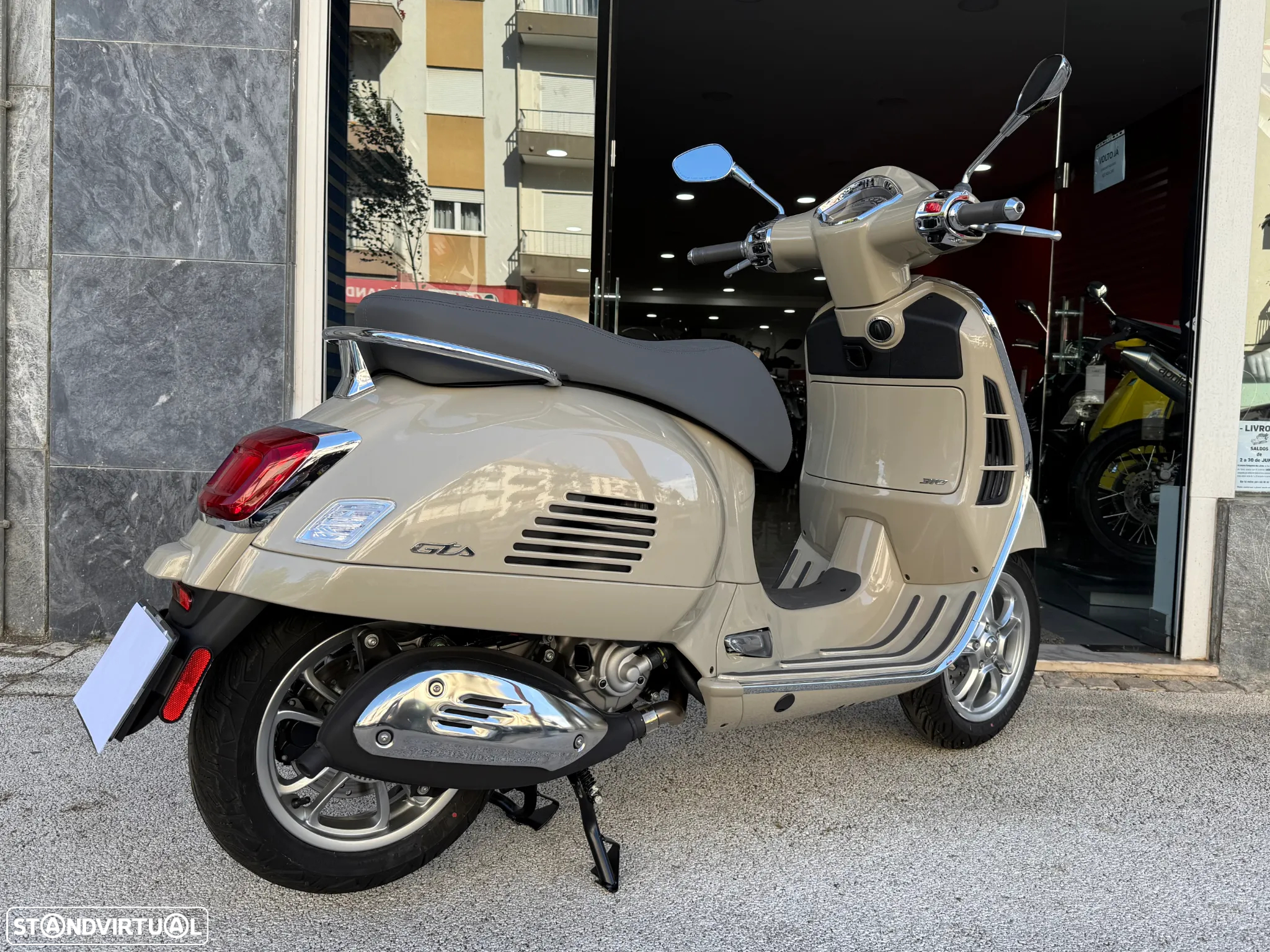 Vespa GTS Super 310 Euro 5+ a partir de 94,40€ / Mês - 13
