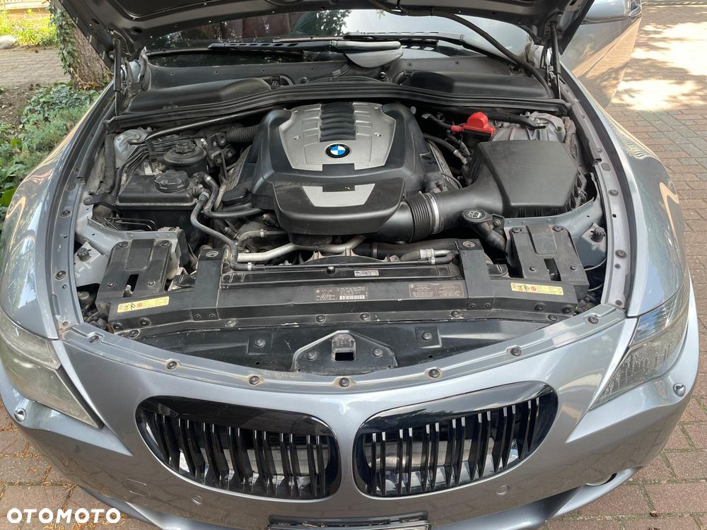 BMW Seria 6 650 i - 12