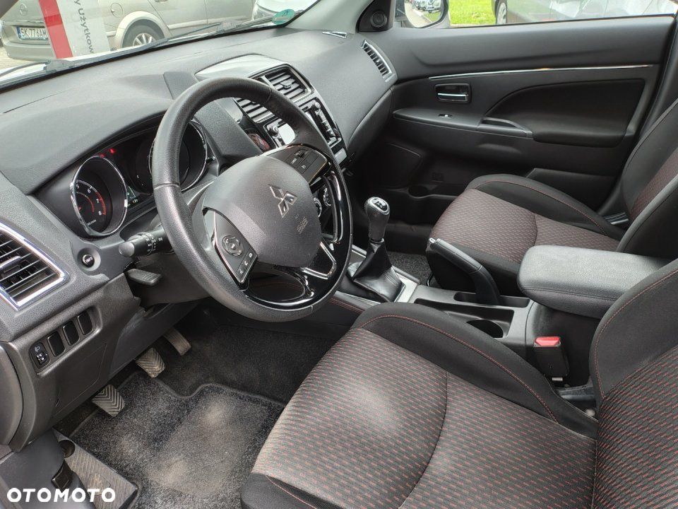 Mitsubishi ASX - 9