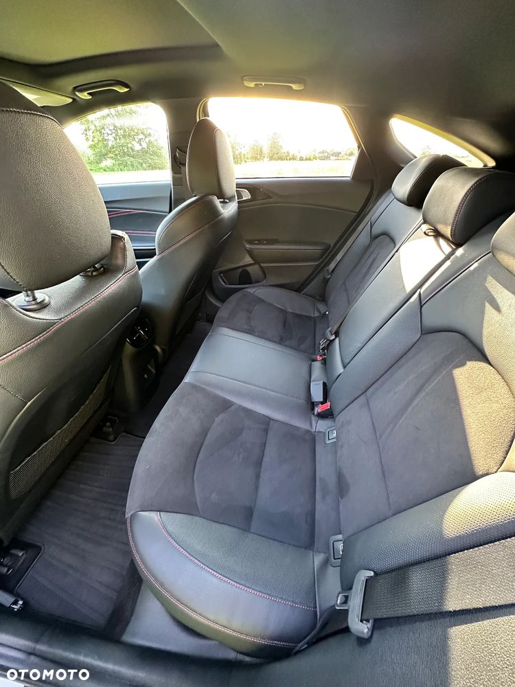Kia ProCeed 1.6 T-GDI GT DCT - 9