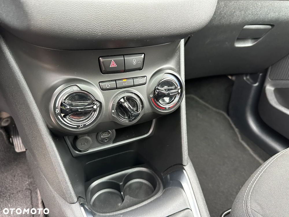Peugeot 208 - 15