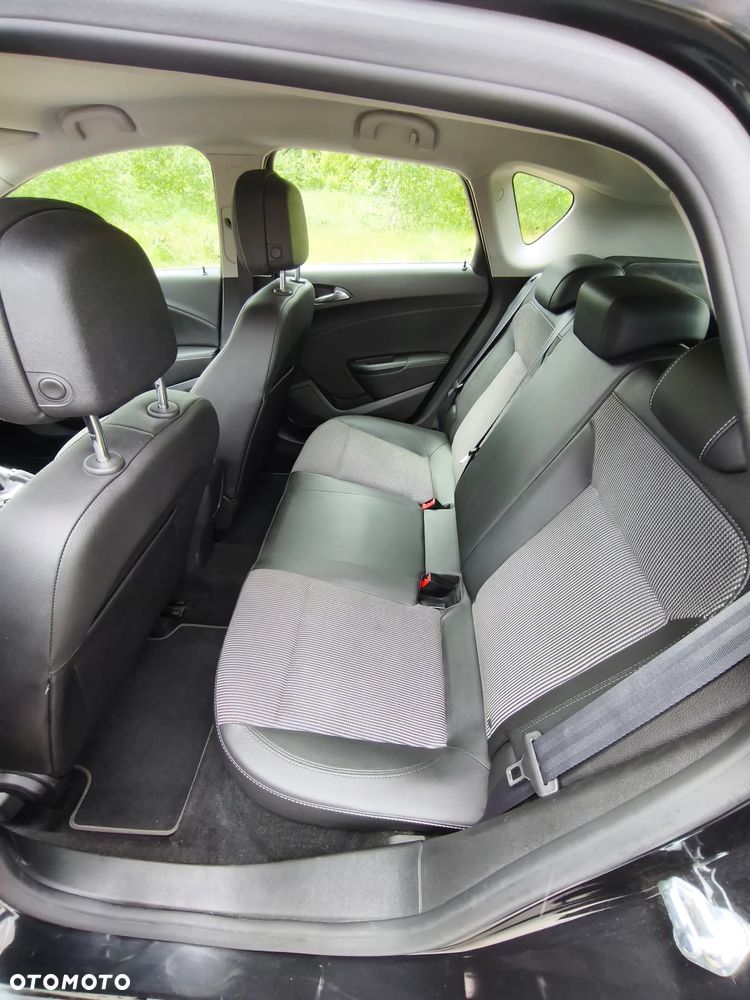 Opel Astra 1.6 CDTI Cosmo - 19