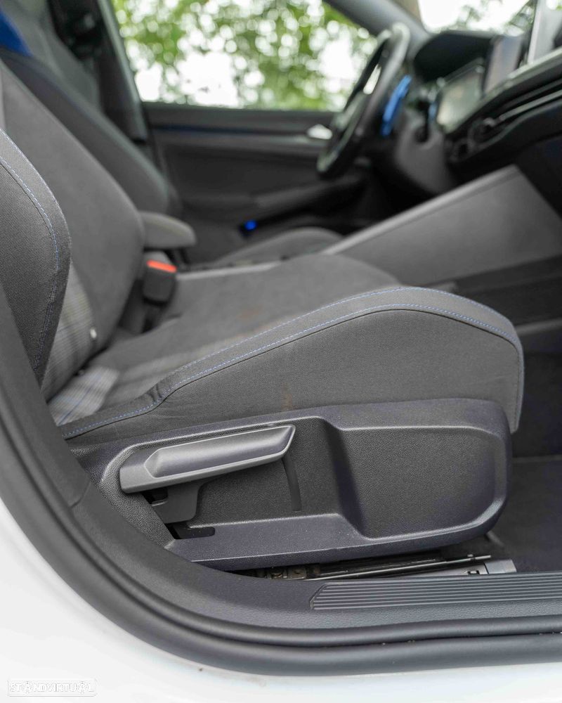VW Golf 1.4 eHybrid OPF DSG GTE - 36