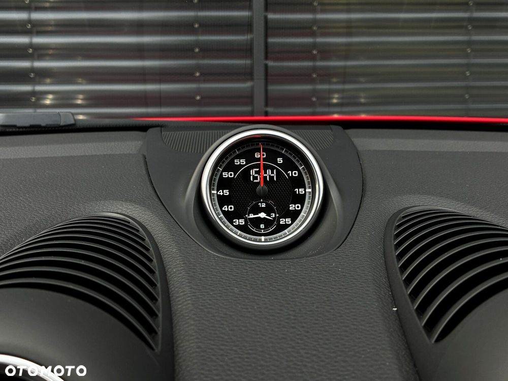 Porsche 718 Cayman - 31