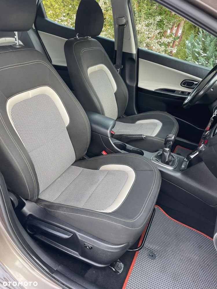 Kia Ceed 1.6 GDI Business Line - 13