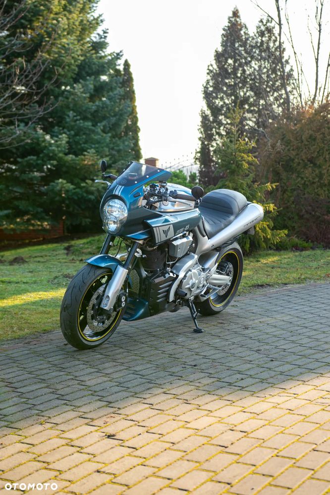 Yamaha MT - 5
