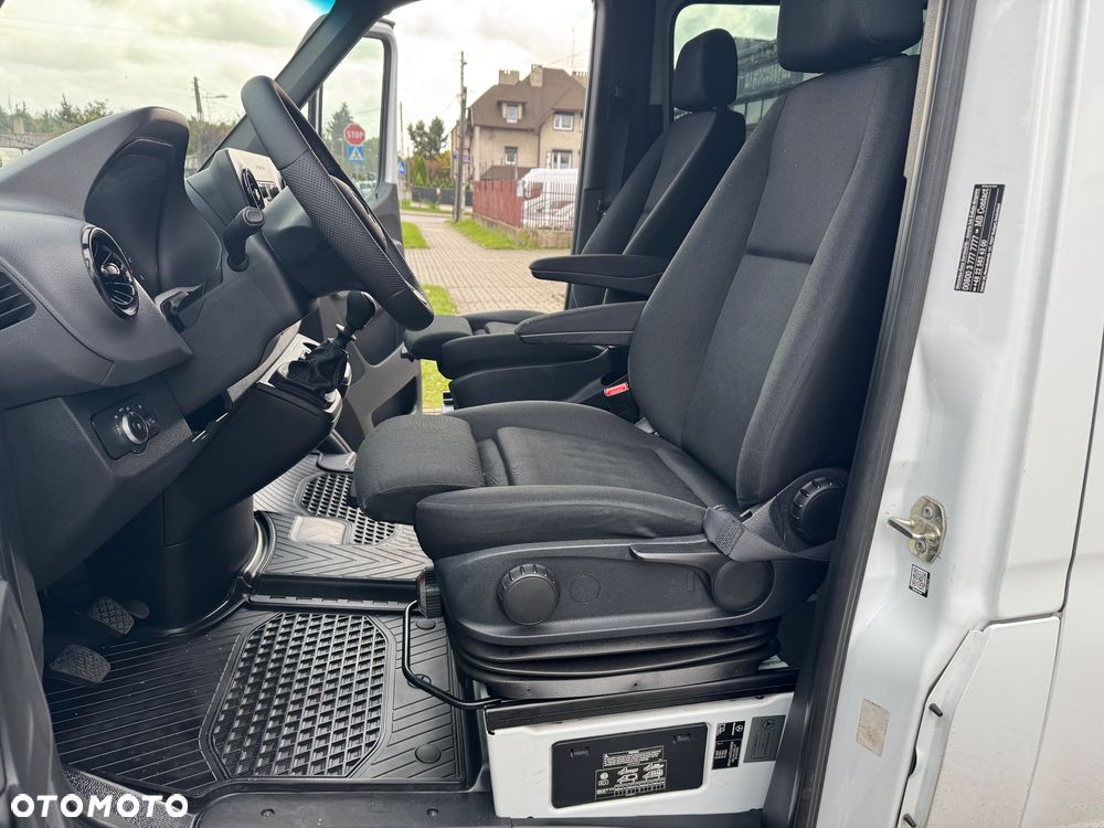 Mercedes-Benz Sprinter 319 - 16