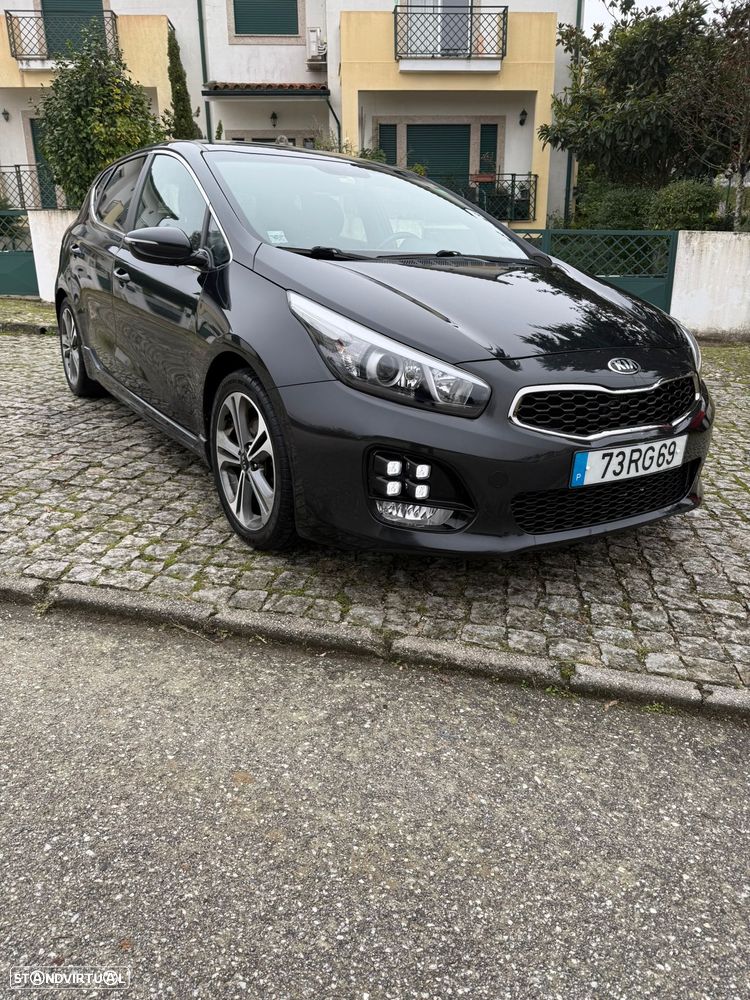 Kia Ceed 1.6 CRDi GT Line - 1