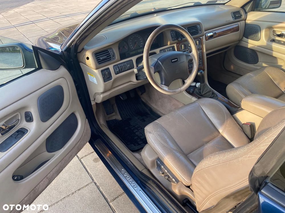 Volvo C70 2.3 - 18