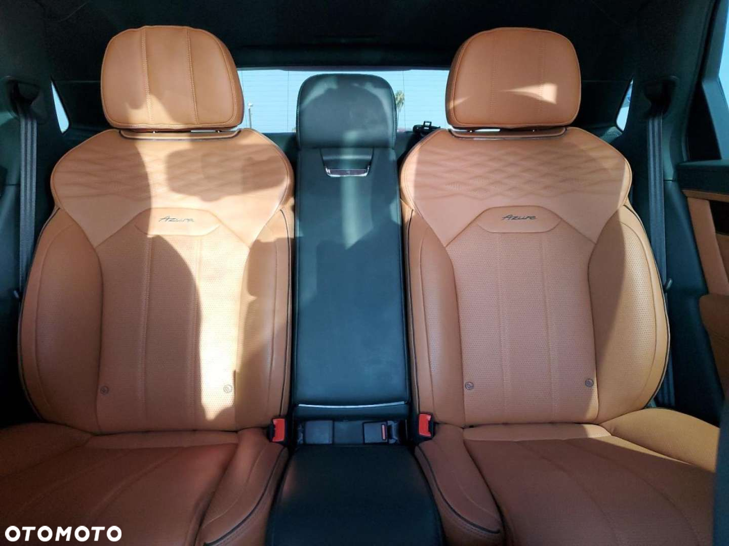 Bentley Bentayga - 3