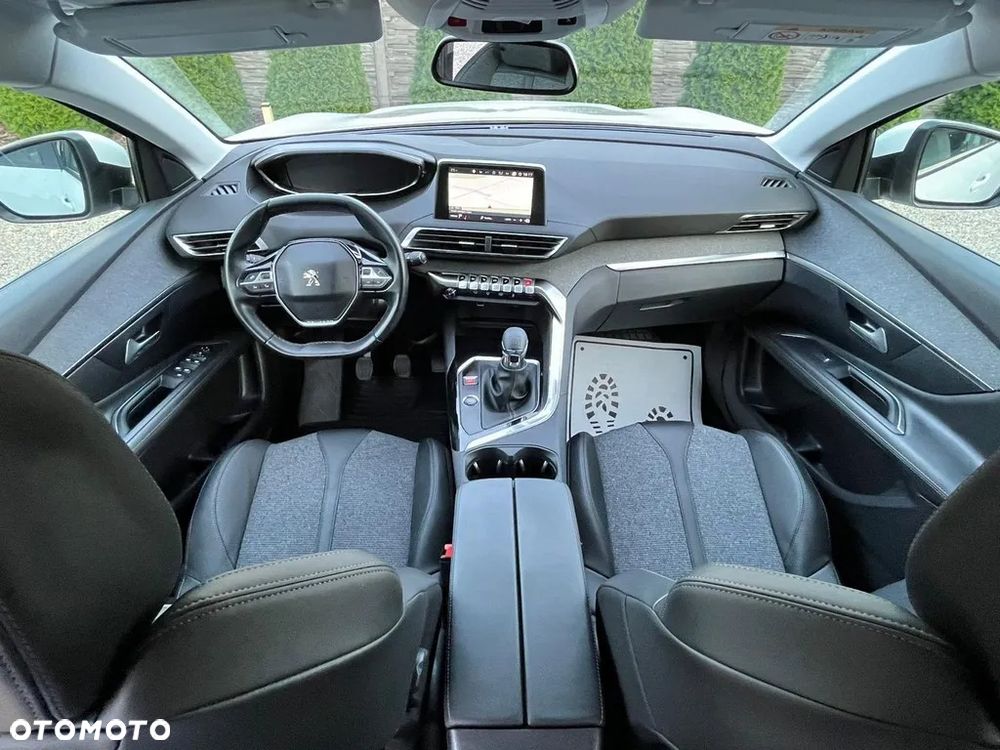 Peugeot 3008 1.2 PureTech Allure S&S - 5