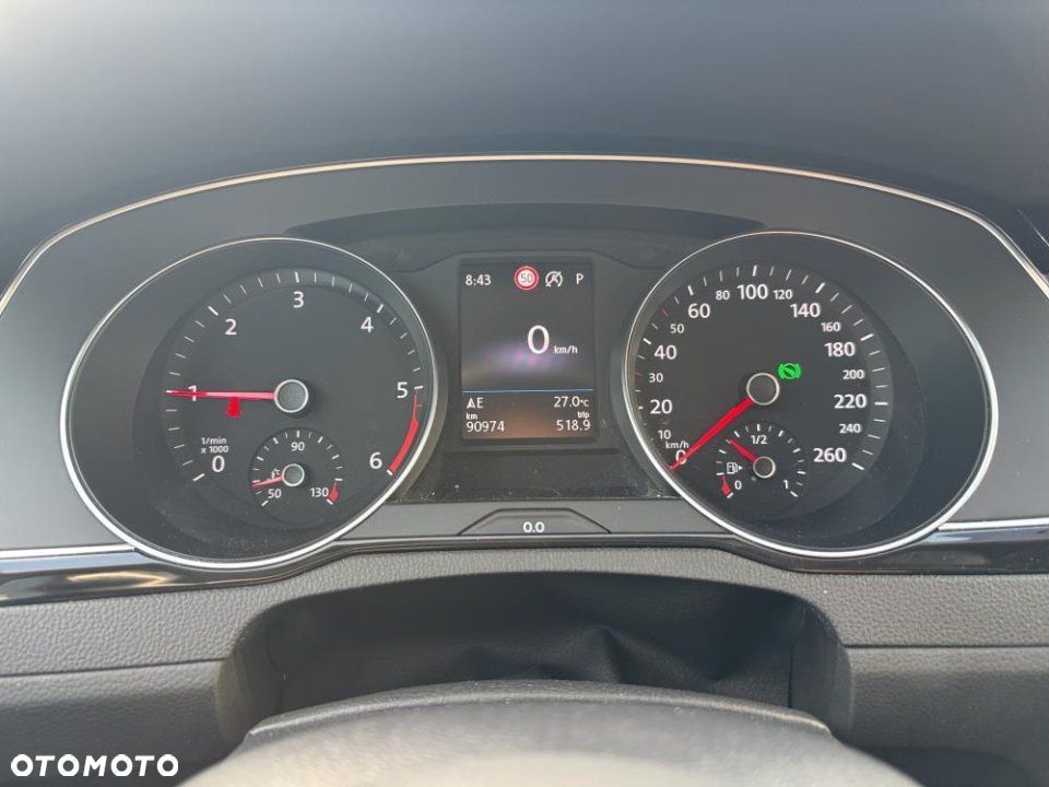 Volkswagen Passat - 22