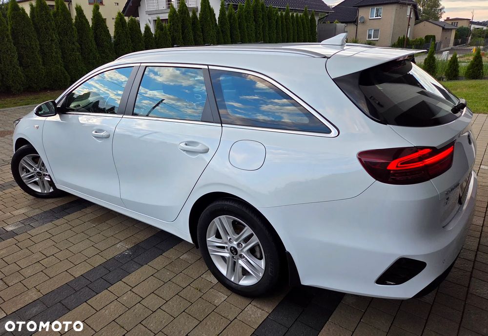 Kia Ceed 1.6 CRDi mHEV M - 5