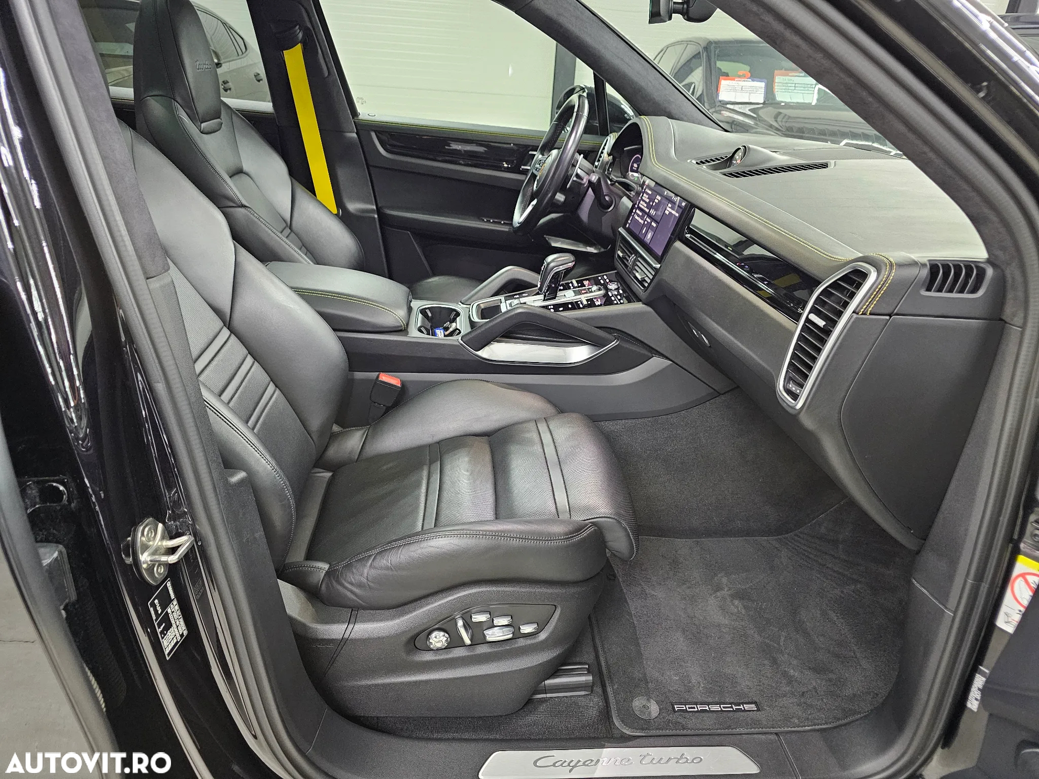 Porsche Cayenne Turbo - 11