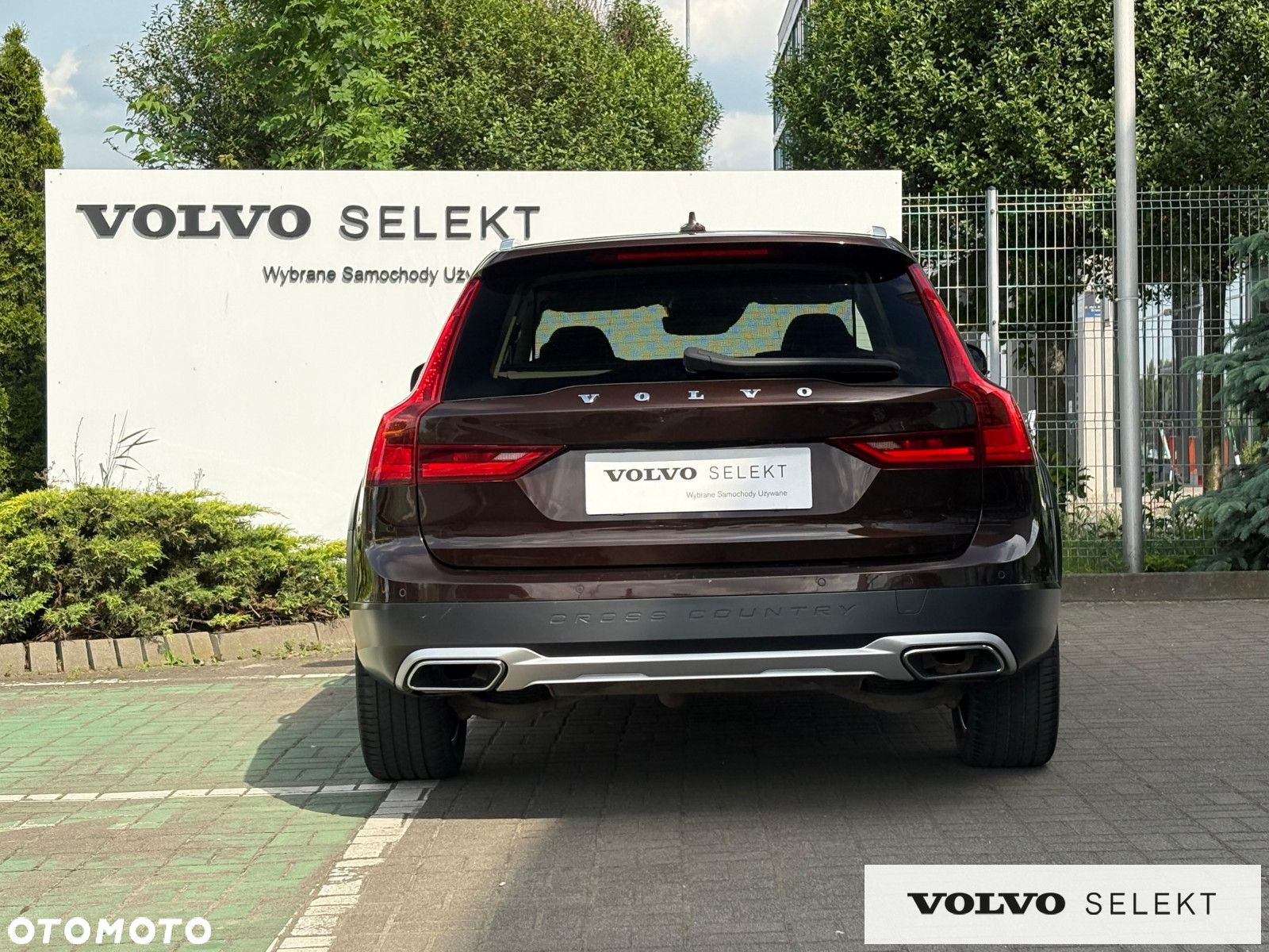 Volvo V90 Cross Country - 10