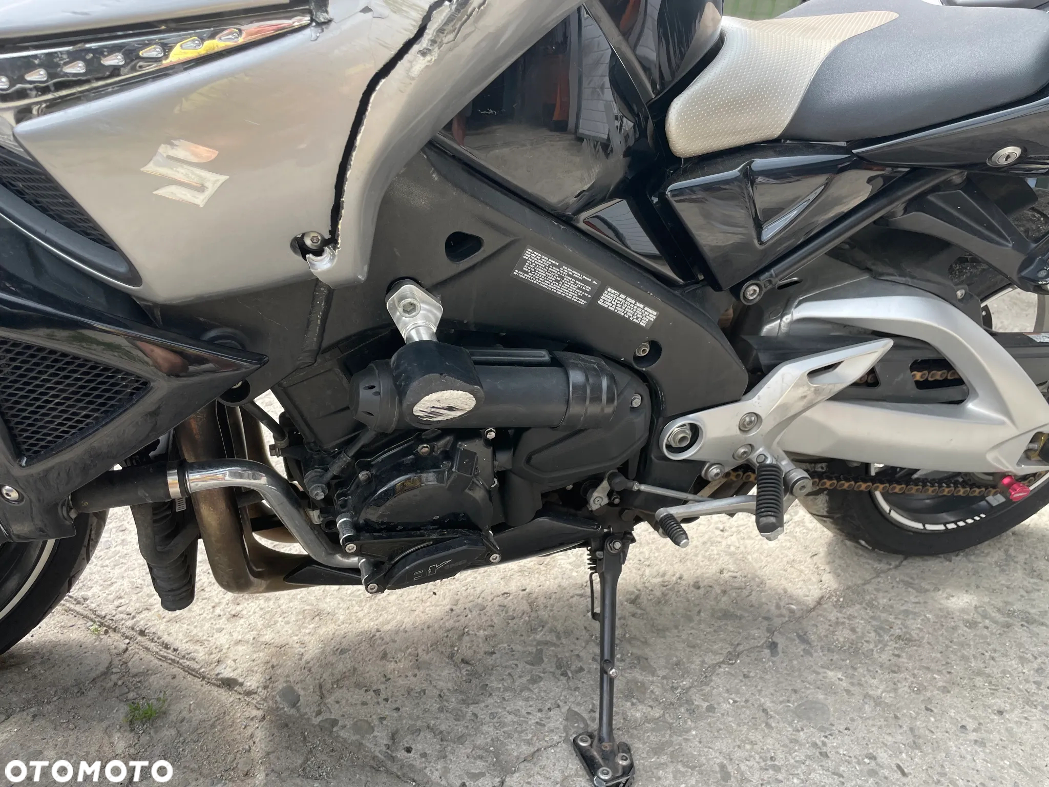 Suzuki GSX - 3