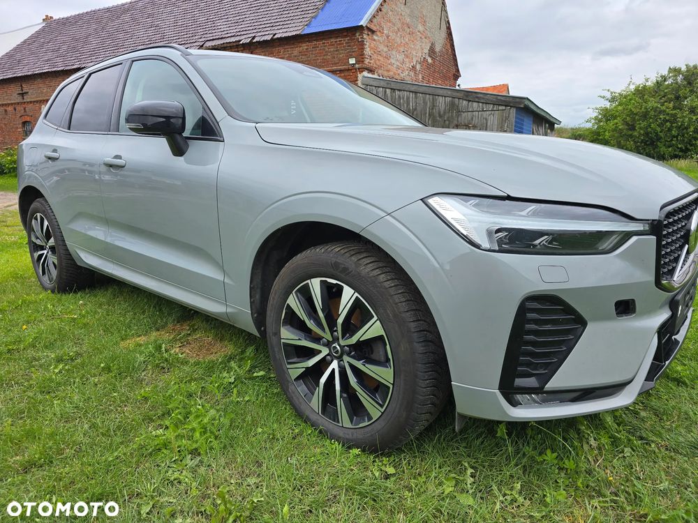 Volvo XC 60 B4 D AWD Plus Dark - 5