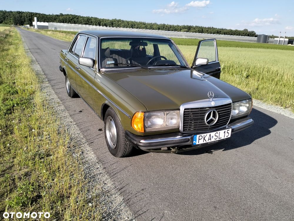 Mercedes-Benz W123 - 1