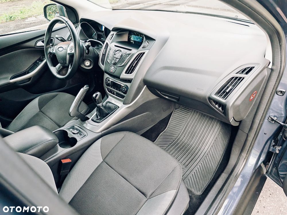 Ford Focus 1.6 Ambiente - 5