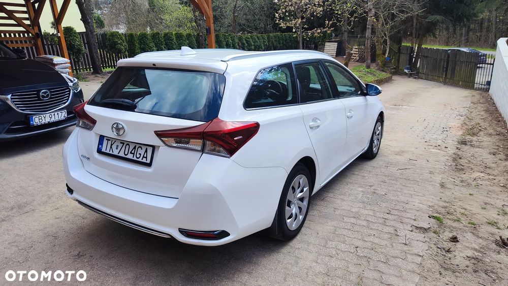 Toyota Auris - 4