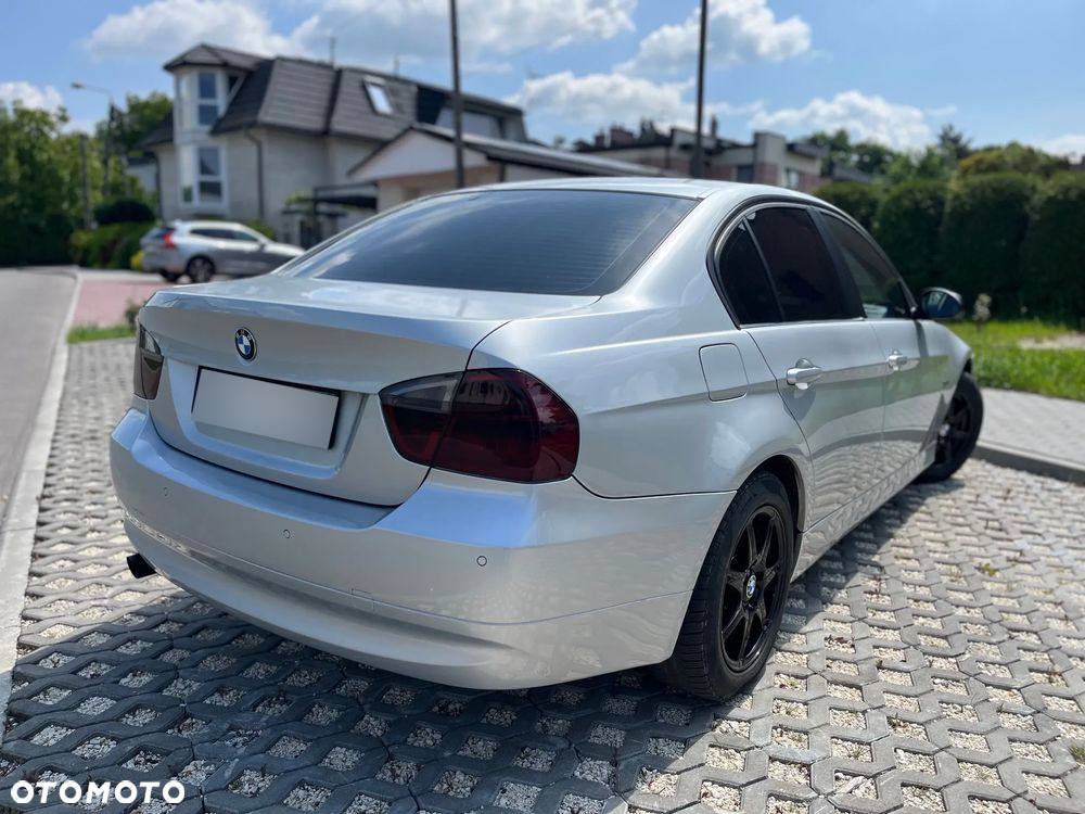 BMW Seria 3 318i - 5
