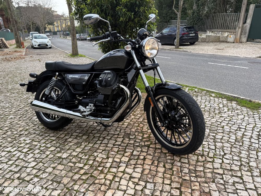 Moto Guzzi V9 Roamer - 4