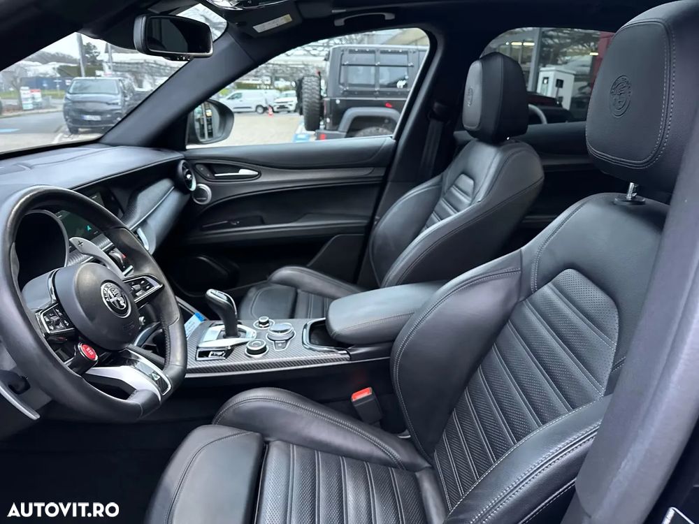 Alfa Romeo Stelvio V6 2.9 Bi-Turbo AT8-Q4 Quadrifoglio - 8