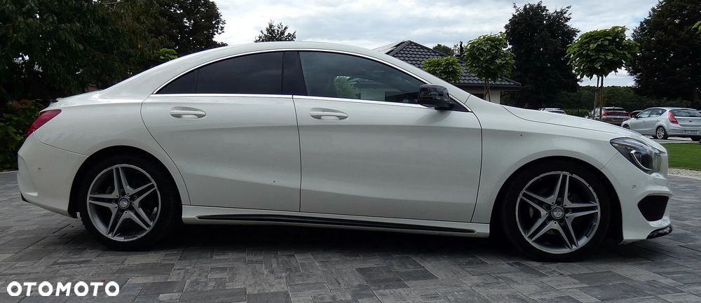 Mercedes-Benz CLA 200 7G-DCT AMG Line - 11