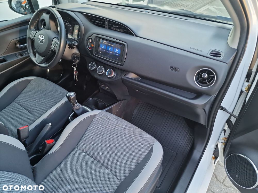 Toyota Yaris - 17