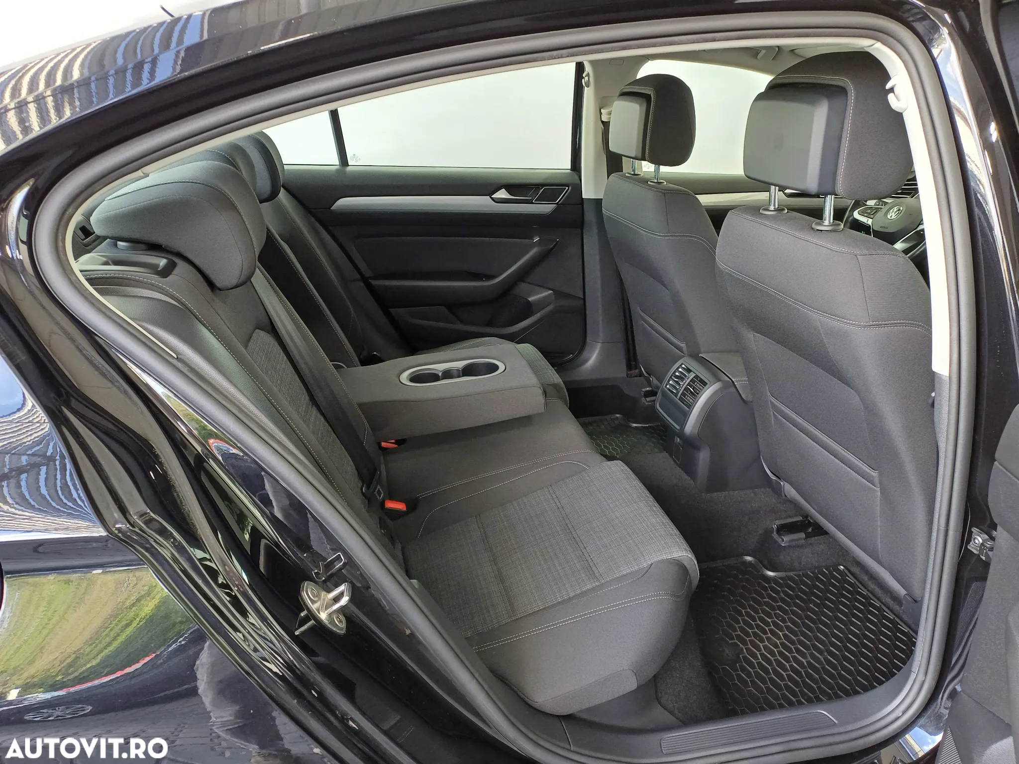 Volkswagen Passat 2.0 TDI DSG Comfortline - 31