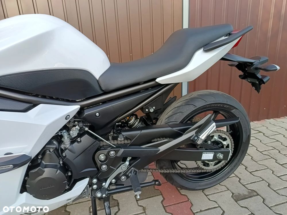 Yamaha XJ - 24