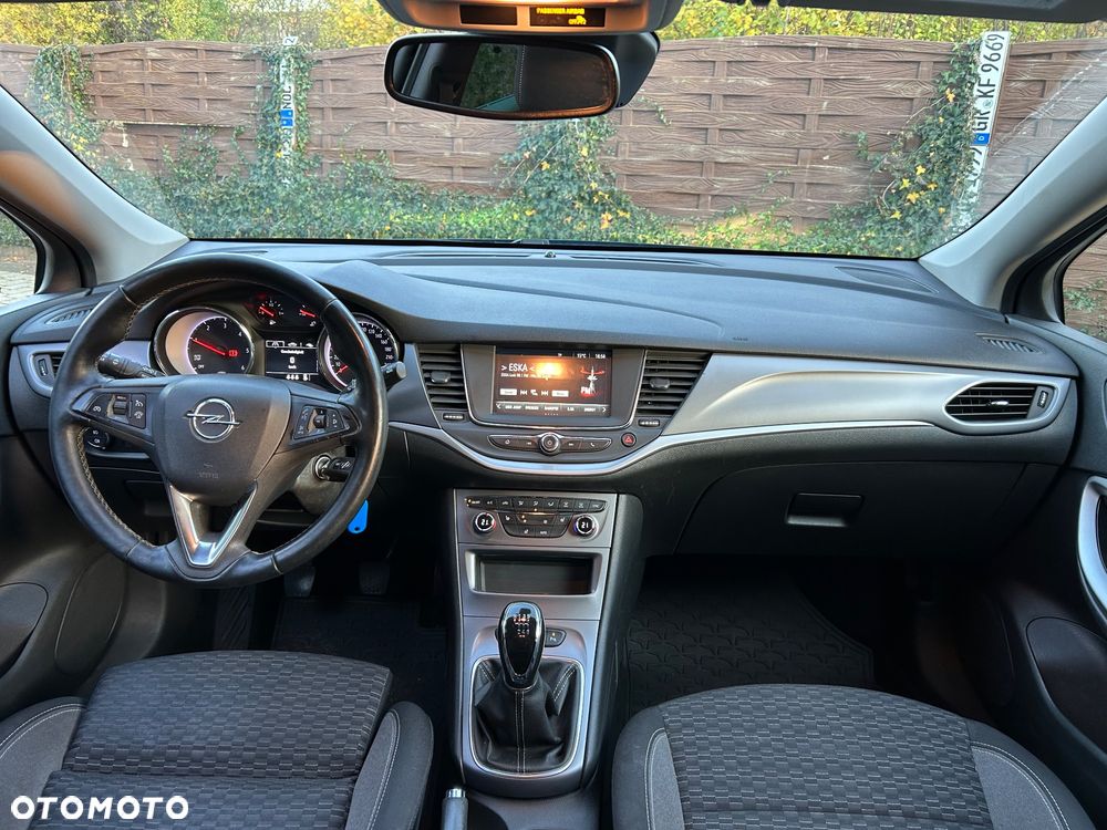 Opel Astra 2020 photo 2