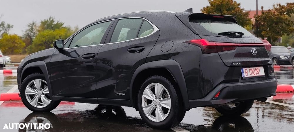 Lexus UX 250h FWD Business - 12