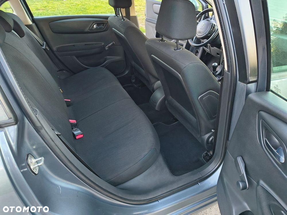 Citroën C4 1.4 16V SX - 13