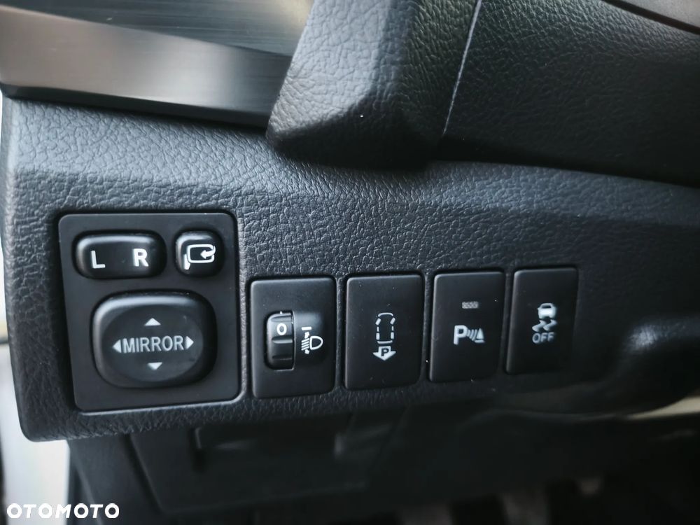 Toyota Avensis - 19
