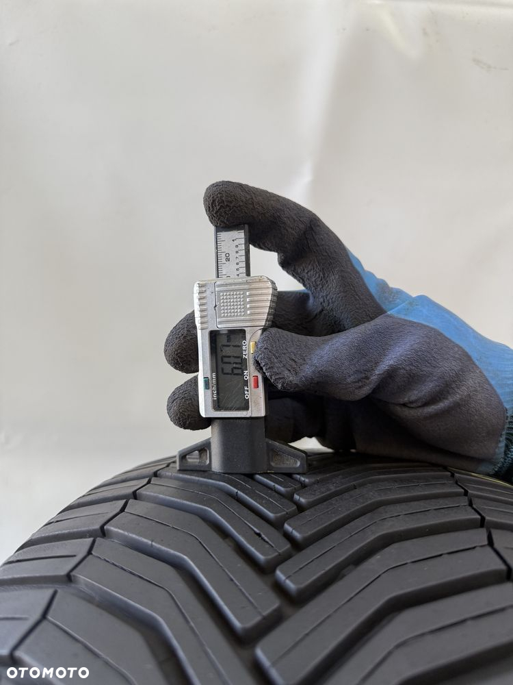 225/40/19 Michelin CrossClimate 93Y - 4