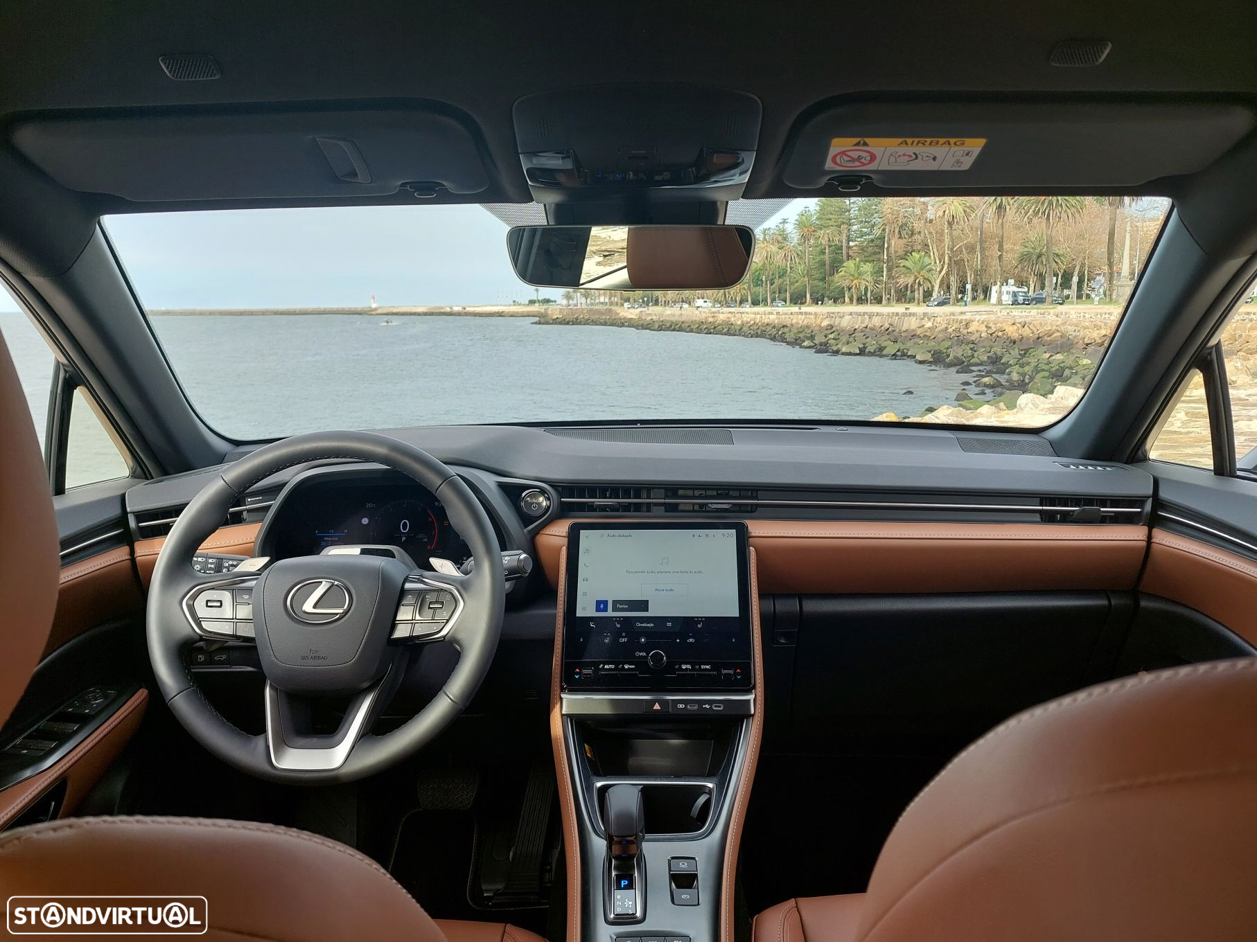 Lexus LBX Relax - 9