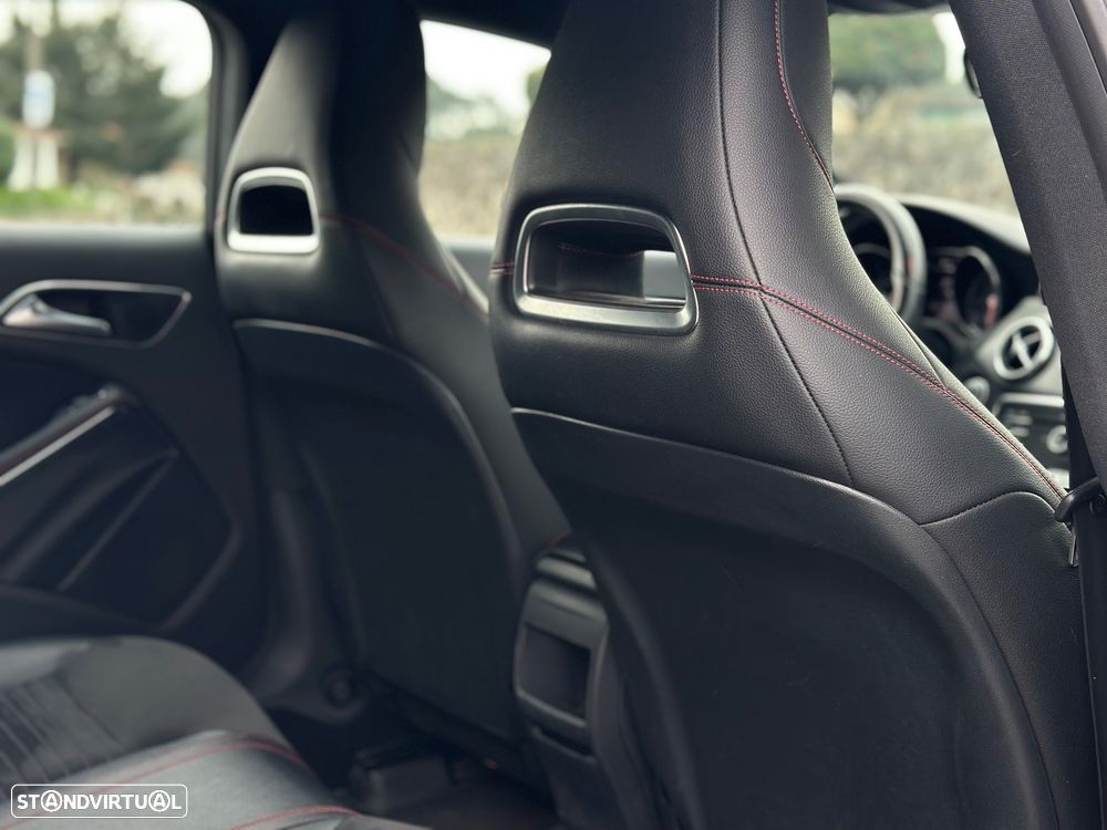 Mercedes-Benz CLA 180 d Shooting Brake AMG Line - 37